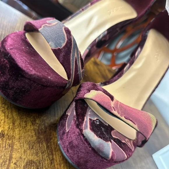 Floral Velvet Platform Heels - Picture 6 of 6